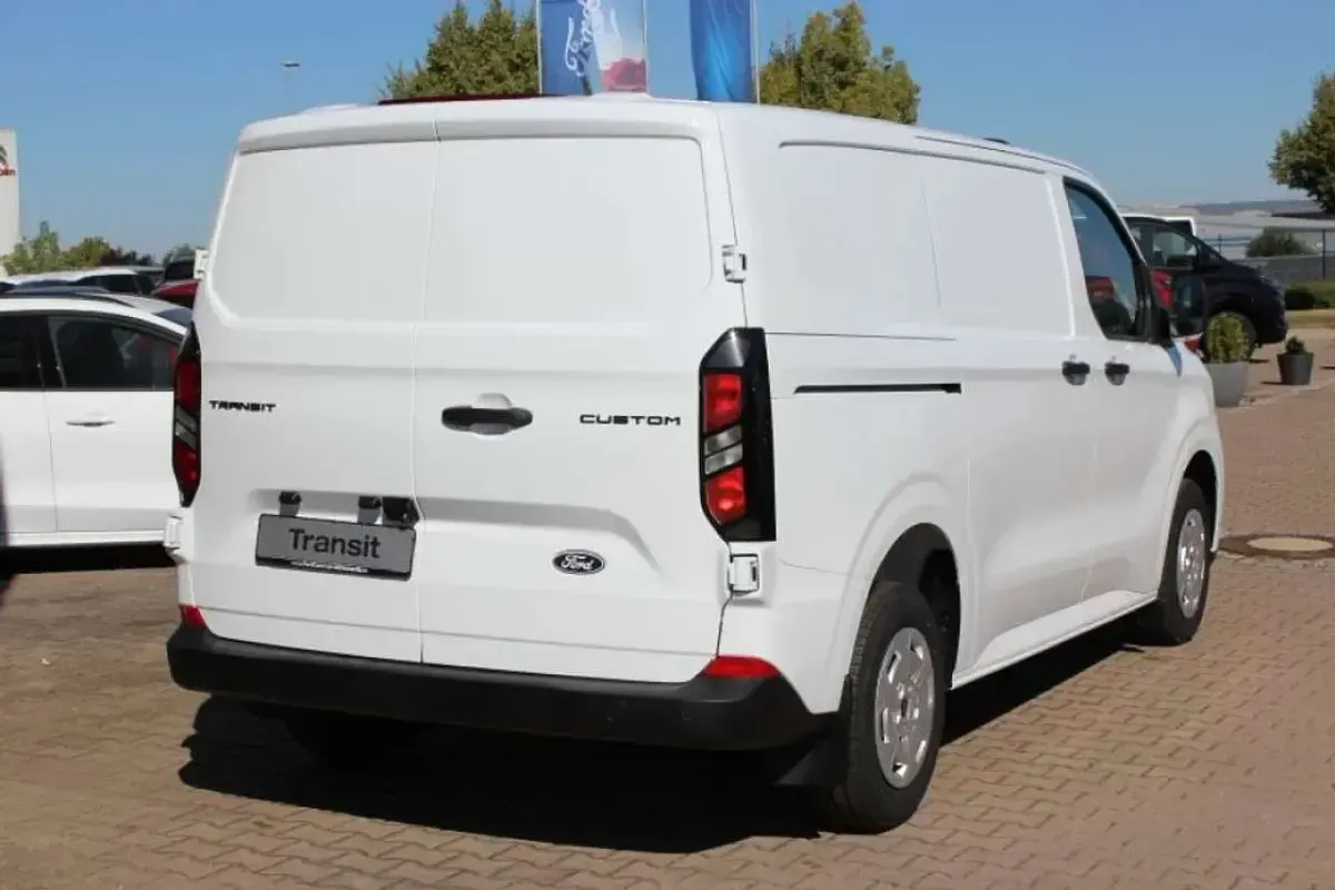 Neu Ford Transit Custom Trend 110 PS (80 kW) 2025 Weiß Van / Kleinbus