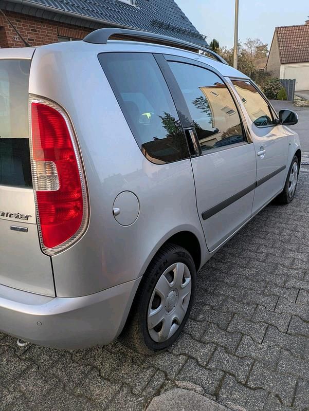 Gebraucht Skoda Roomster 86 PS (63 kW) 2011 Grau Van / Kleinbus
