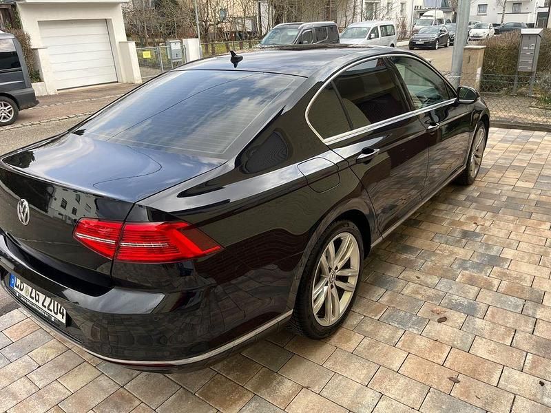 Gebraucht VW Passat Highline 150 PS (110 kW) 2015 Schwarz Limousine