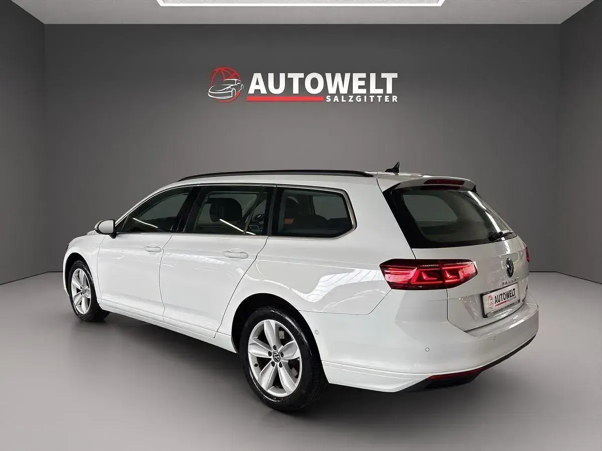 Gebraucht VW Passat Business 200 PS (147 kW) 2022 Weiß Kombi