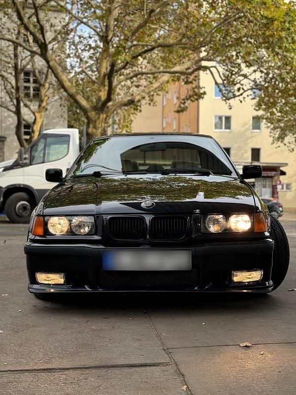 Gebraucht BMW 323 170 PS (125 kW) 1997 Schwarz Limousine