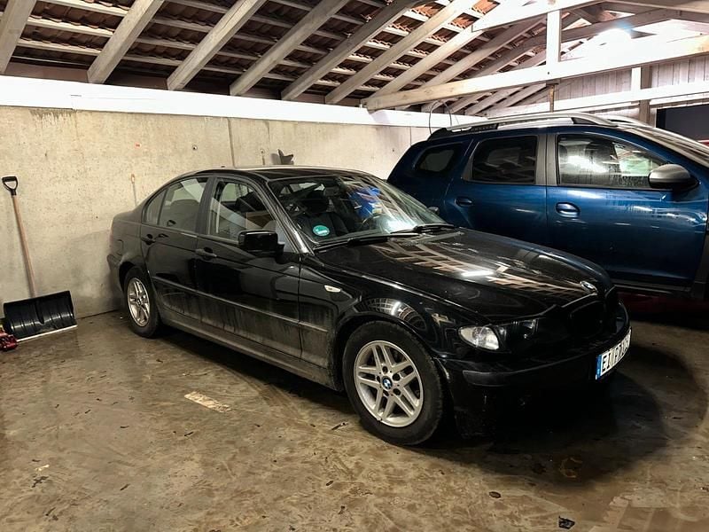 Gebraucht BMW 318 143 PS (105 kW) 2002 Schwarz Limousine