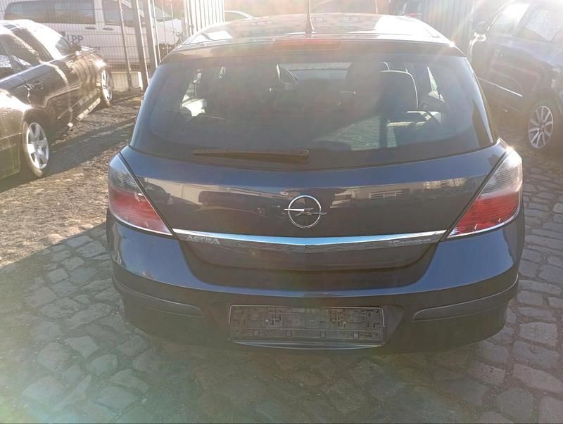Gebraucht Opel Astra 105 PS (77 kW) 2007 Limousine