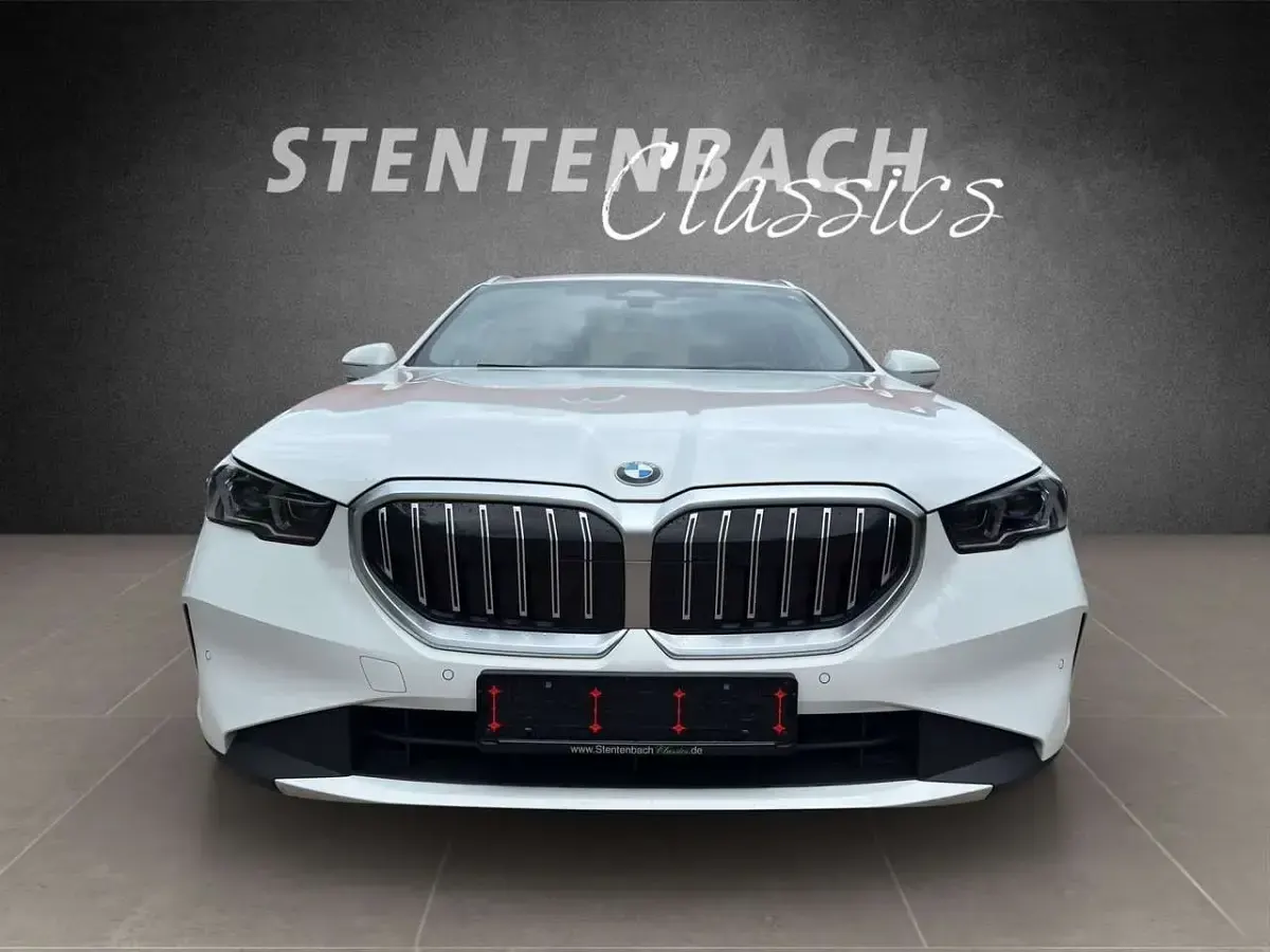 Gebraucht BMW 520 Sport Line 197 PS (144 kW) 2024 Weiß Kombi