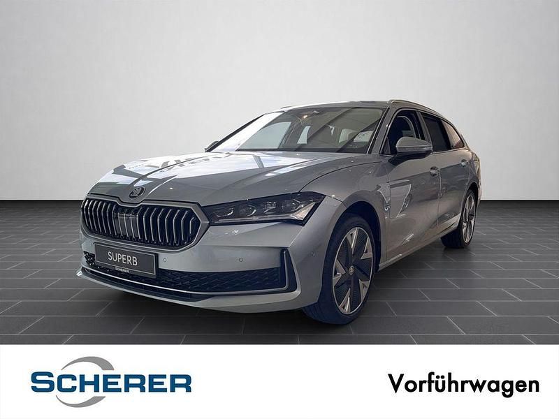Pebble silber metallic (metallic) Gebraucht 2025 Skoda Superb Selection Limousine | 39.990 € - Bild 1/4
