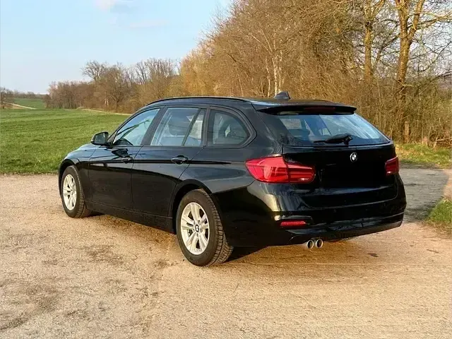 Używany BMW 320 Advantage 184 KM (135 kW) 2019 Czarny Kombi