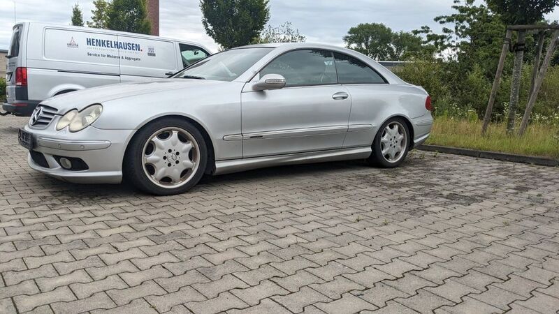 Silber Gebraucht 2002 Mercedes CLK320 Avantgarde Coupé | 3.490 € (Guter Preis) - Bild 1/4