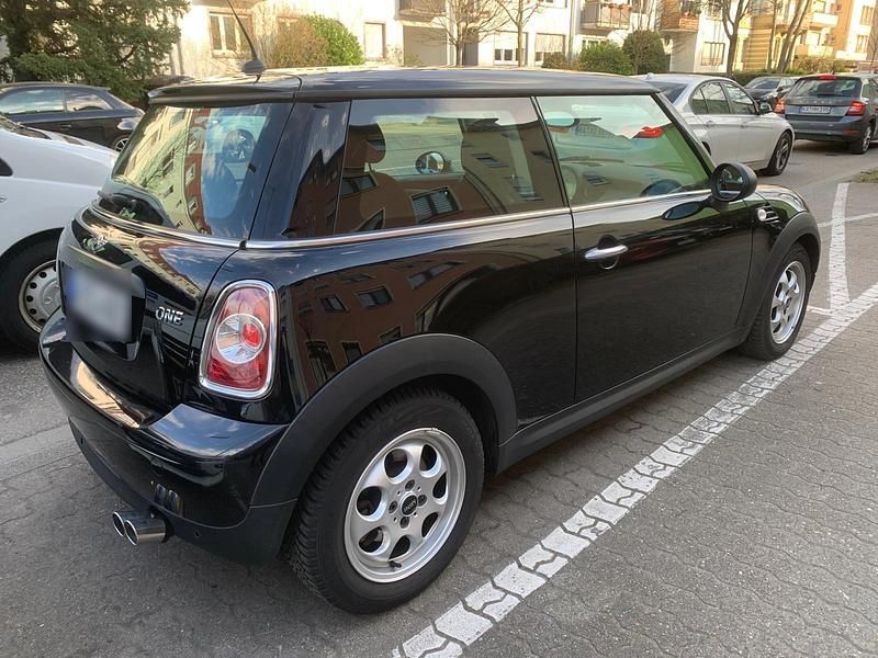 Gebraucht Mini ONE 98 PS (72 kW) 2012 Schwarz Kleinwagen