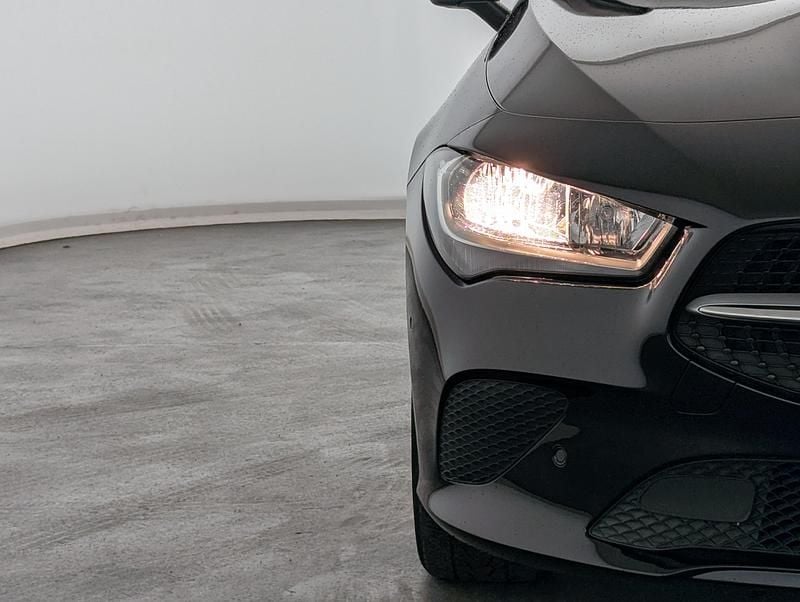 Gebraucht Mercedes CLA250e Shooting Brake 218 PS (160 kW) 2022 Schwarz Kombi