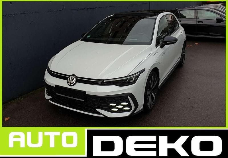 Oryxweiß perlmutteffekt Gebraucht 2025 VW Golf GTE Limousine | 38.730 € (Fairer Preis) - Bild 1/4