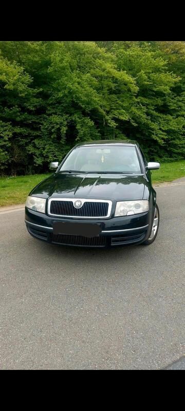 Schwarz Gebraucht 2004 Skoda Superb Kombi | 2.900 € (Fairer Preis) - Bild 1/4