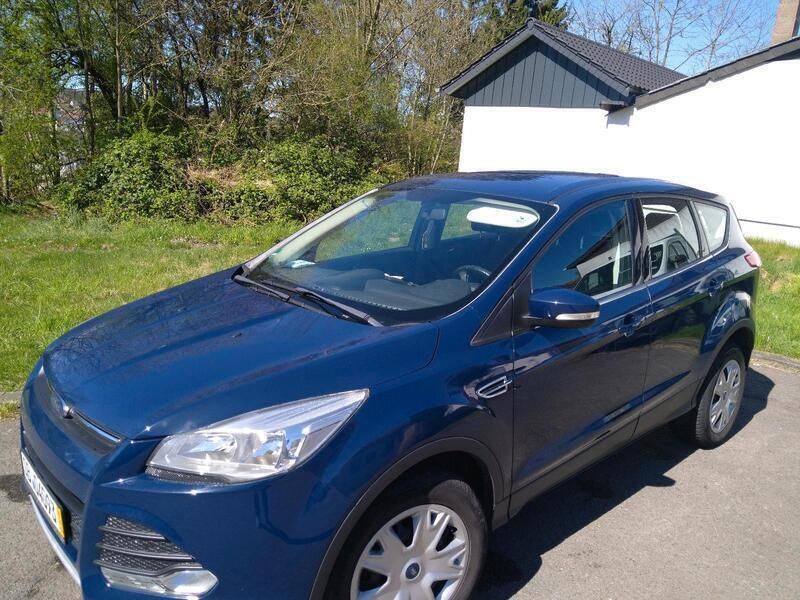 Blau Gebraucht 2016 Ford Kuga SUV | 8.000 € (Superpreis) - Bild 1/4