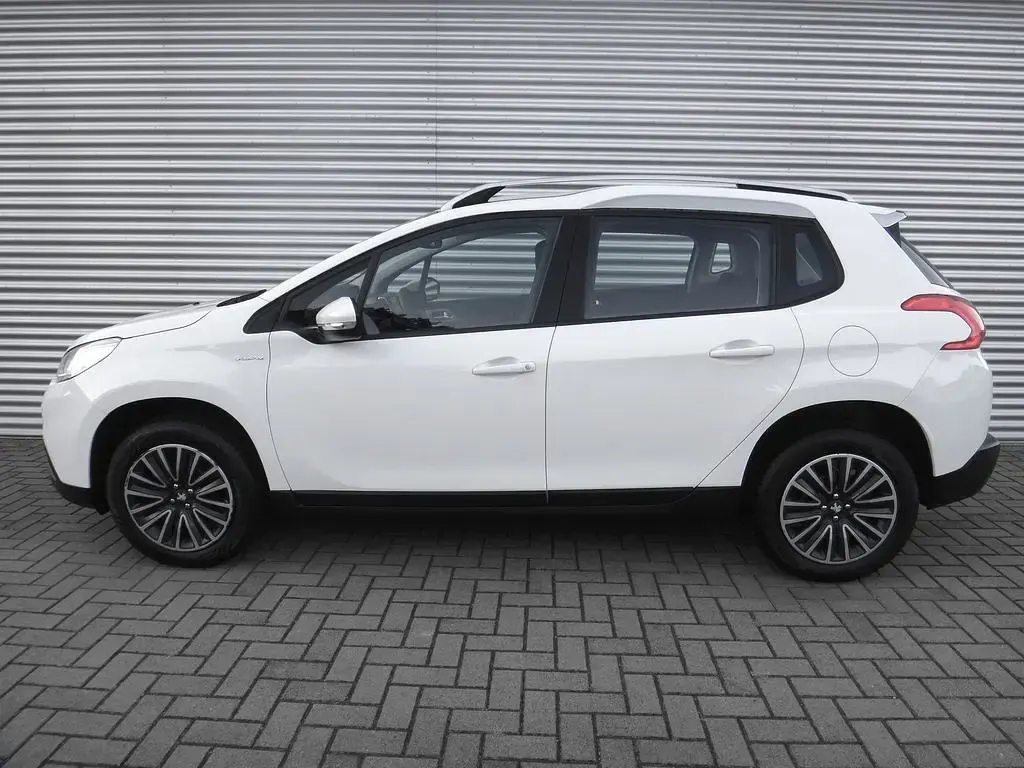 Gebraucht Peugeot 2008 Urban Move 110 PS (80 kW) 2016 Weiß SUV