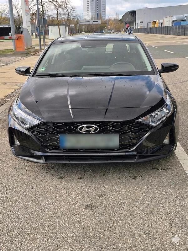 Gebraucht Hyundai i20 Select 101 PS (74 kW) 2021 Schwarz Kleinwagen