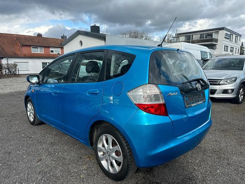 Gebraucht Honda Jazz Trend 90 PS (66 kW) 2009 Blau Kleinwagen