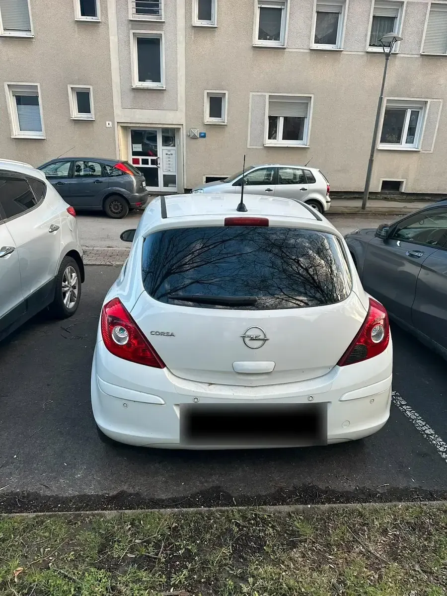 Gebraucht Opel Corsa 80 PS (58 kW) 2009 Weiß Kleinwagen