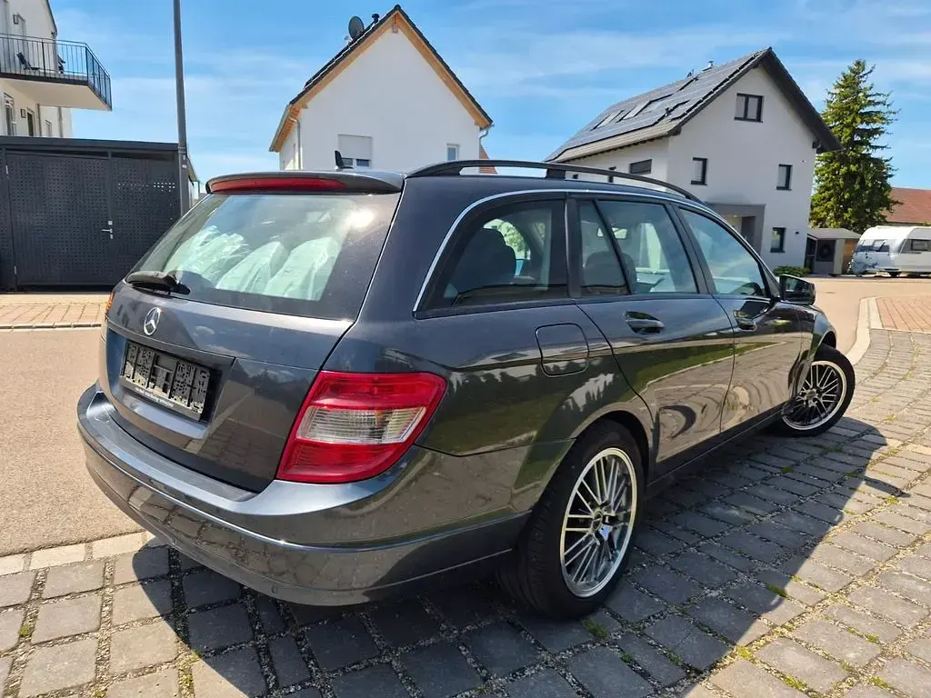 Gebraucht Mercedes C200 Edition 136 PS (100 kW) 2010 Grau Limousine