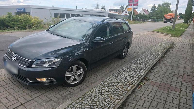 Gelb Gebraucht 2014 VW Passat Kombi | 6.000 € (Guter Preis) - Bild 1/4