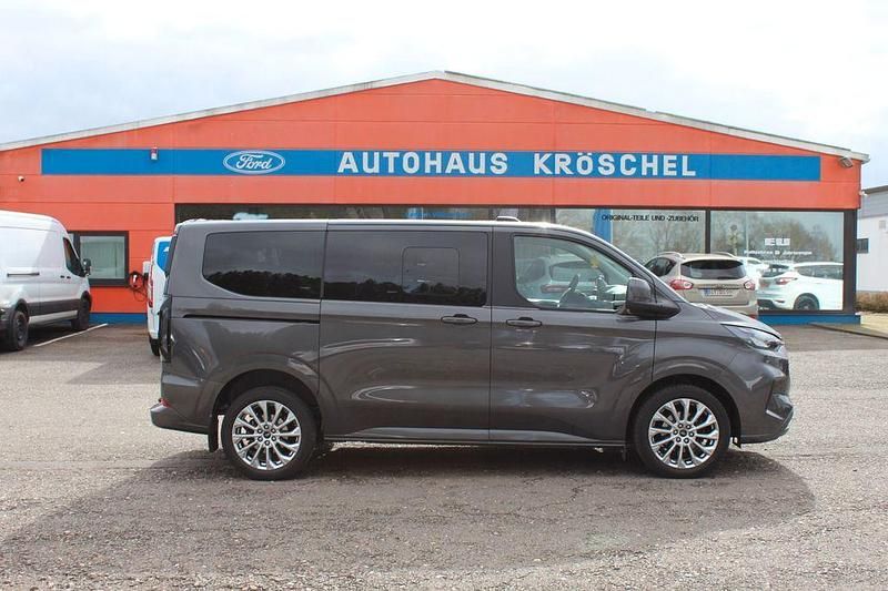 Gebraucht Ford Tourneo Titanium 170 PS (125 kW) 2024 Grau Van / Kleinbus