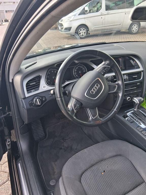 Gebraucht Audi A4 Ambiente 170 PS (125 kW) 2015 Schwarz Kombi