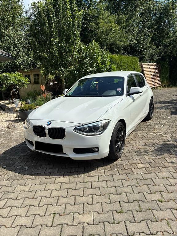Weiß Gebraucht 2015 BMW 118 Performance Kleinwagen | 7.800 € (Guter Preis) - Bild 1/4