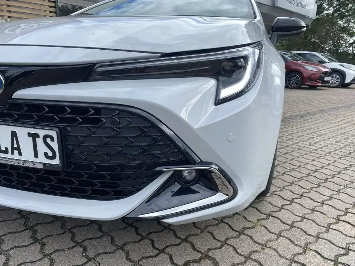 Gebraucht Toyota Corolla 178 PS (130 kW) 2025 Dynamic grey metallic Kombi