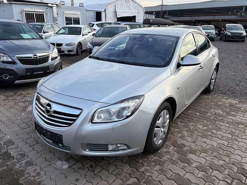 Silber Gebraucht 2011 Opel Insignia Innovation Limousine | 4.950 € (Guter Preis) - Bild 1/4