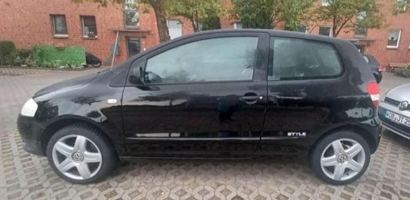 Gebraucht VW Fox Style 60 PS (44 kW) 2012 Schwarz Kleinwagen