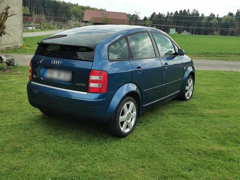 Second-hand Audi A2 75 CP (55 kW) 2005 Albastru Hatchback