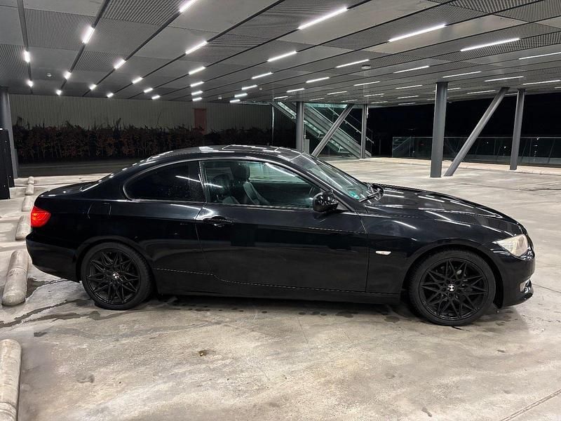 Gebraucht BMW 318 M Performance 143 PS (105 kW) 2010 Schwarz Coupé