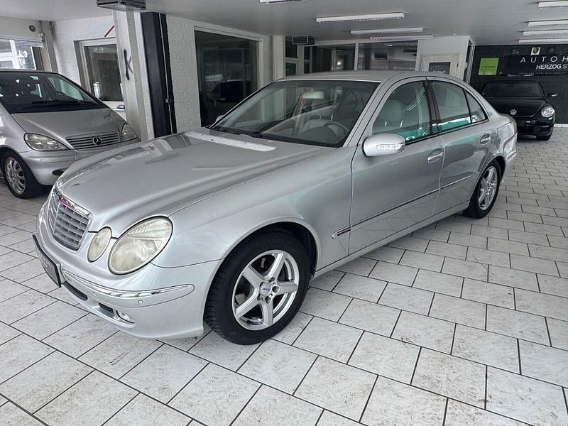 Gebraucht Mercedes E240 Elegance 177 PS (130 kW) 2003 Grau Limousine