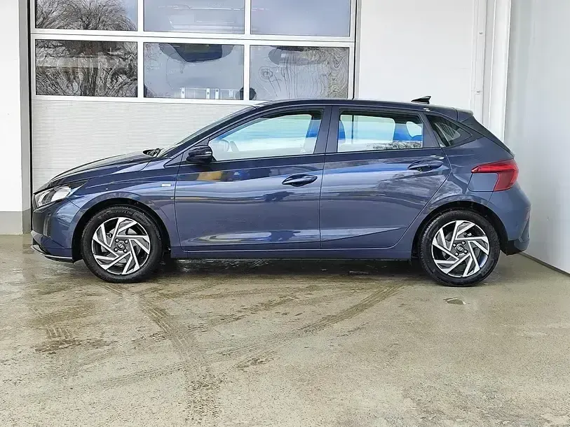 Gebraucht Hyundai i20 Trend 101 PS (74 kW) 2024 Aurora grey / met Kleinwagen