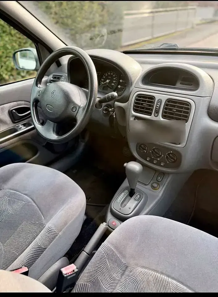 Gebraucht Renault Clio 90 PS (66 kW) 1999 Limousine
