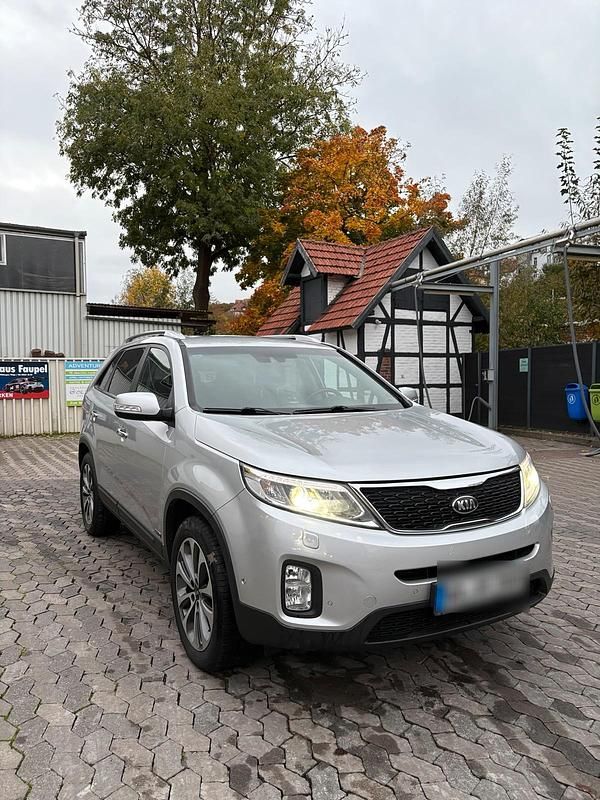 Silber Gebraucht 2013 Kia Sorento SUV | 12.300 € (Etwas zu teuer) - Bild 1/4