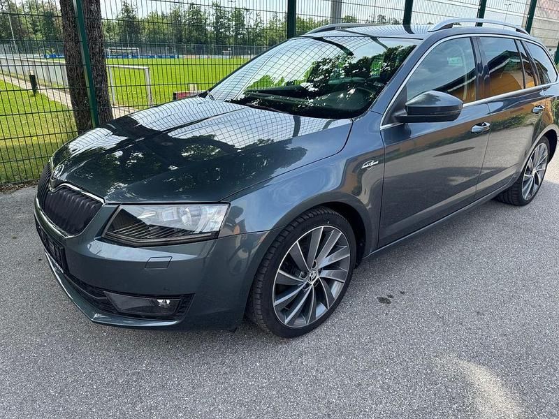 Grau Gebraucht 2014 Skoda Octavia LAURIN & KLEMENT Kombi | 10.990 € (Fairer Preis) - Bild 1/4
