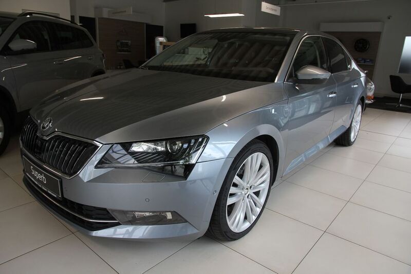 Grau Gebraucht 2015 Skoda Superb Style Limousine | 15.850 € (Guter Preis) - Bild 1/4