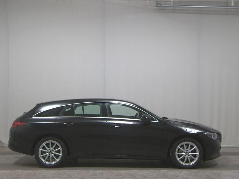 Schwarz Gebraucht 2021 Mercedes CLA180 Shooting Brake Kombi | 15.380 € (Superpreis) - Bild 1/4