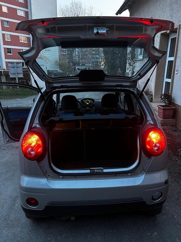 Gebraucht Chevrolet Matiz 67 PS (49 kW) 2008 Silber Kleinwagen