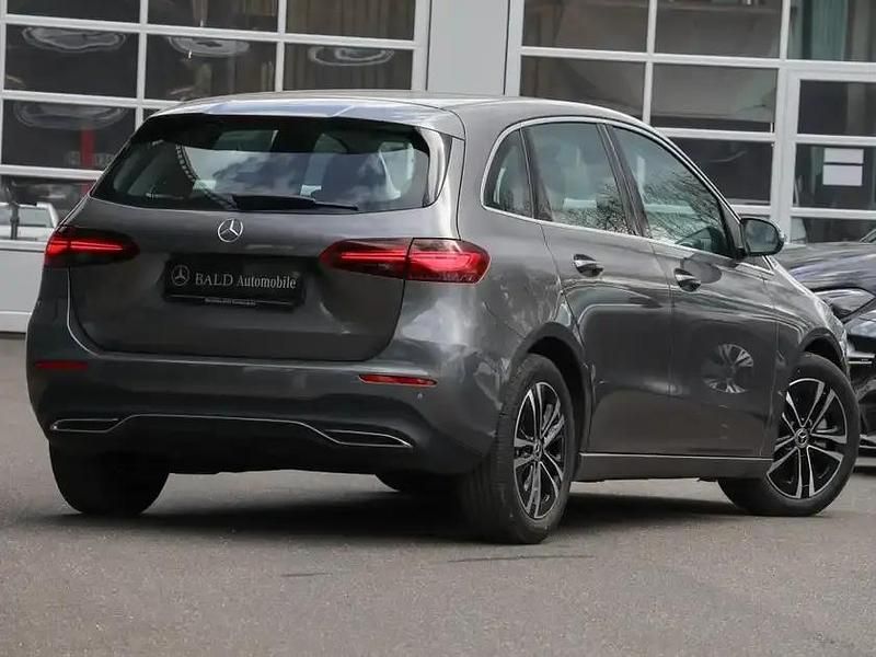 Gebraucht Mercedes B200 Progressive 150 PS (110 kW) 2025 Grau metalliclack mountaingra Van / Kleinbus