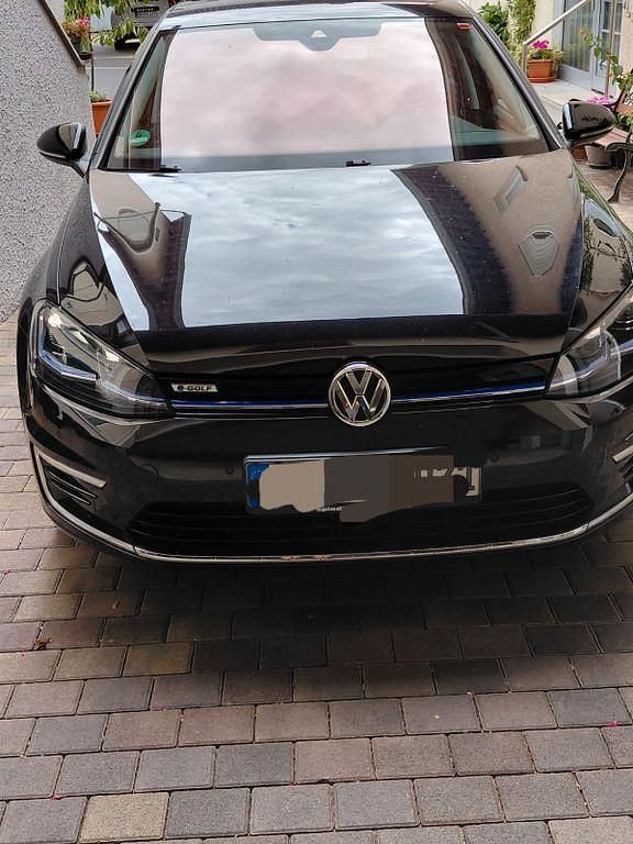 Schwarz Gebraucht 2020 VW e-Golf Kleinwagen | 11.500 € (Guter Preis) - Bild 1/4