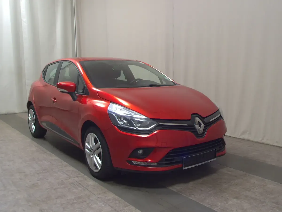 Gebraucht Renault Clio 90 PS (66 kW) 2019 Rot
