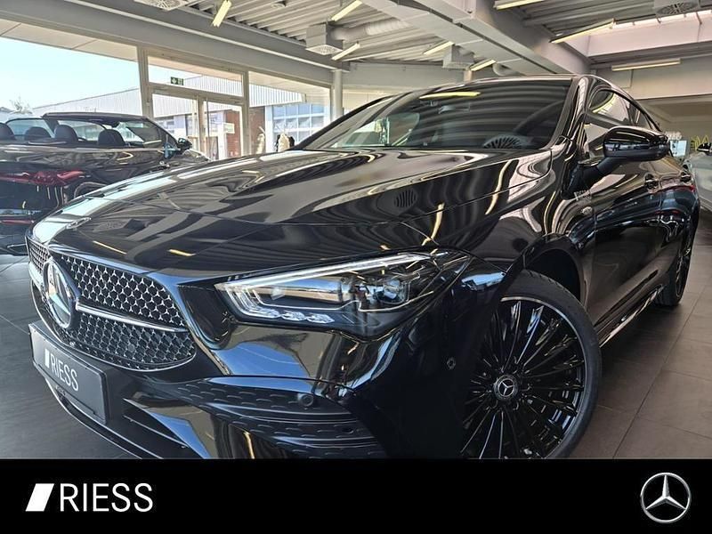 Schwarz Gebraucht 2025 Mercedes CLA250e Shooting Brake AMG Kombi | 49.300 € - Bild 1/4