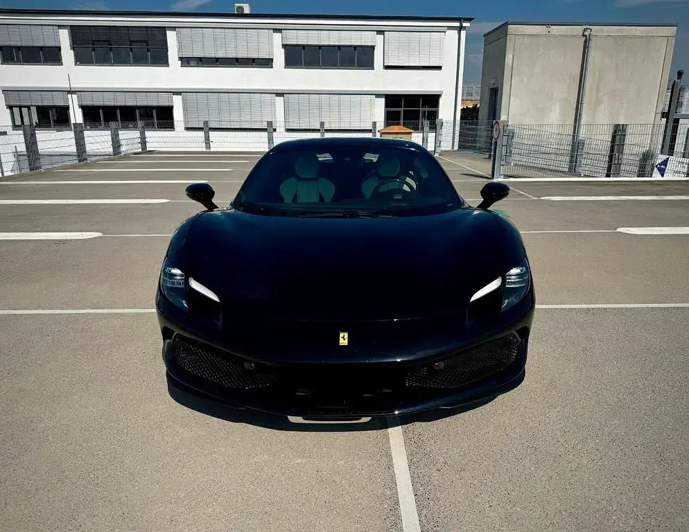 Gebraucht Ferrari 296 829 PS (609 kW) 2023 Schwarz Cabrio