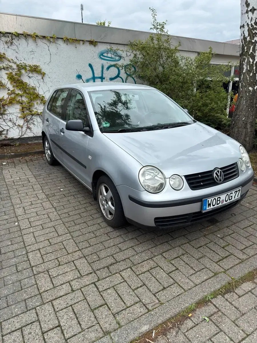 Gebraucht VW Polo 55 PS (40 kW) 2003 Silber Kleinwagen