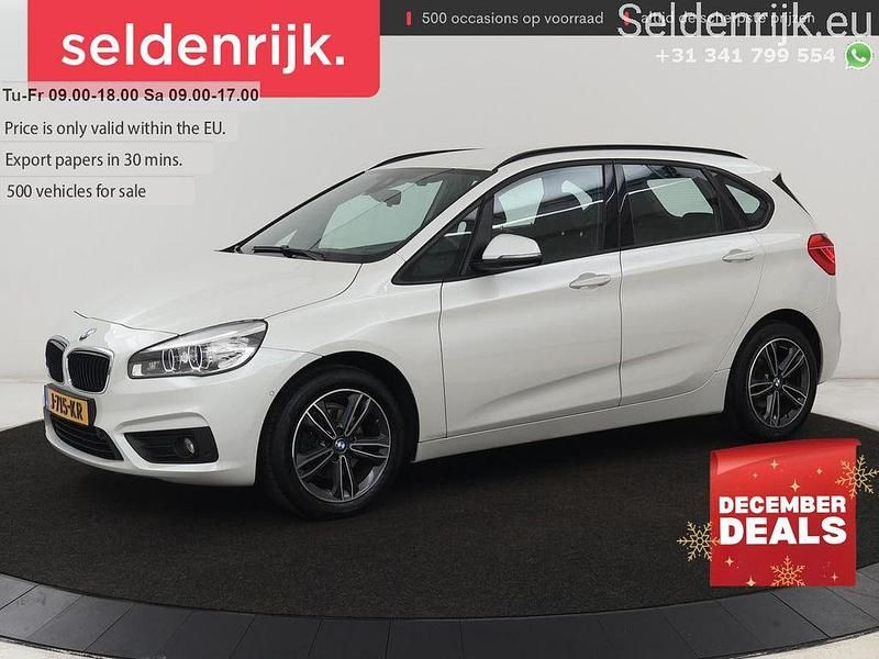 Weiß Gebraucht 2018 BMW 218 Active Tourer Executive Van / Kleinbus | 16.200 € (Fairer Preis) - Bild 1/4