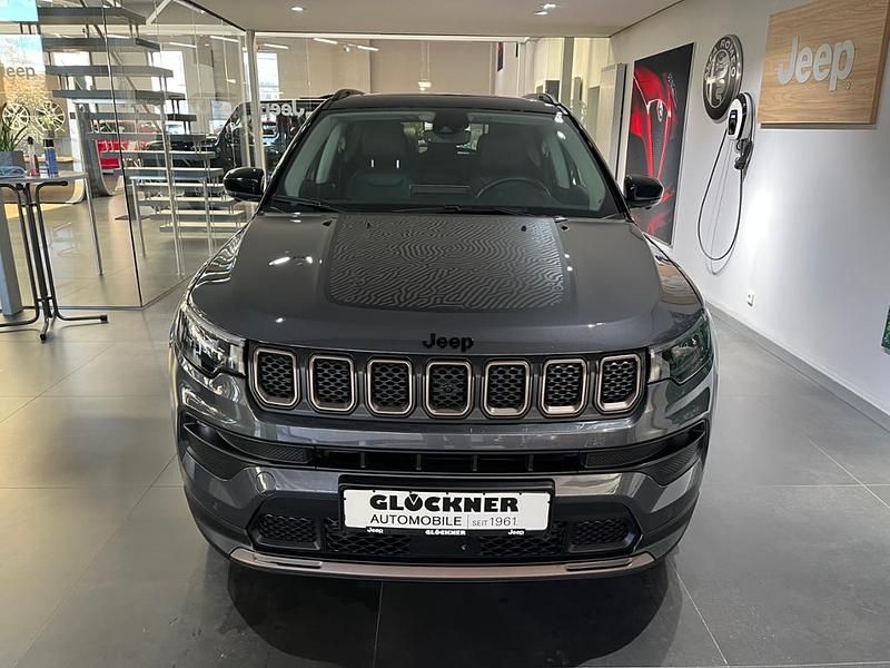 Gebraucht Jeep Compass 131 PS (96 kW) 2023 Grau SUV