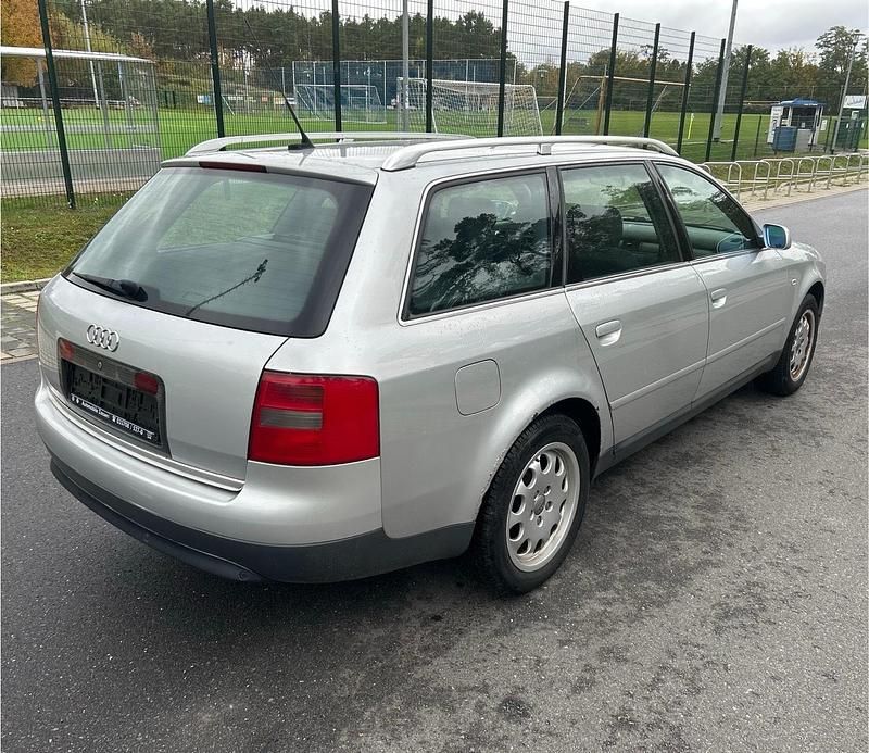 Silber Gebraucht 2000 Audi A6 Kombi | 2.600 € (Etwas zu teuer) - Bild 1/4