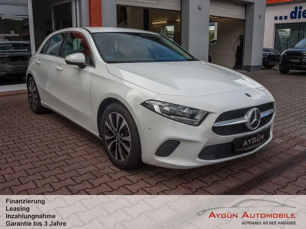 Gebraucht Mercedes A200 Progressive 150 PS (110 kW) 2022 Weiß Limousine