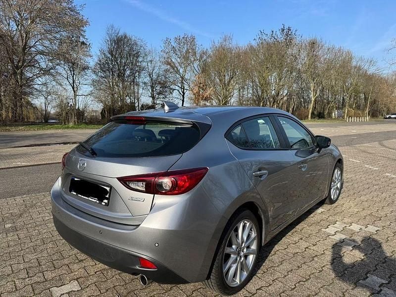 Gebraucht Mazda 3 Prime-Line 101 PS (74 kW) 2015 Silber Limousine