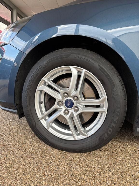 Gebraucht Ford Focus Cool & Connect 125 PS (91 kW) 2022 Blau Limousine